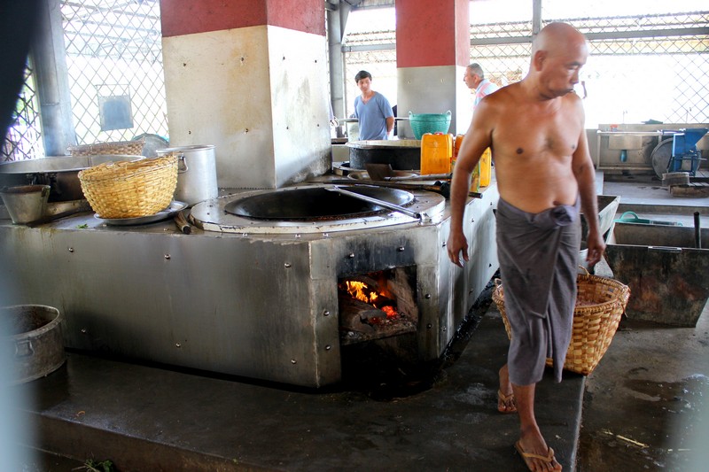 Maha Gander Yone Kueche