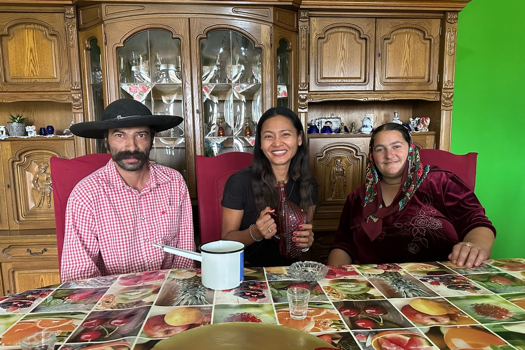 Gruppenbild mit dem Schmied, seiner Frau und Bee