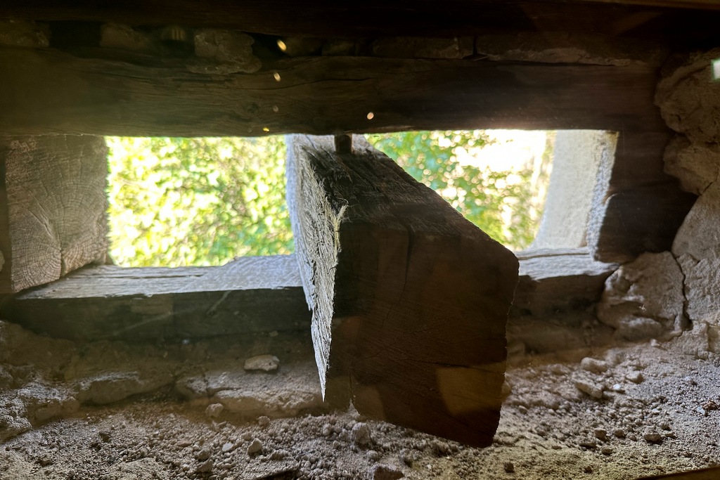 Fensterschließe in der Klosterburg